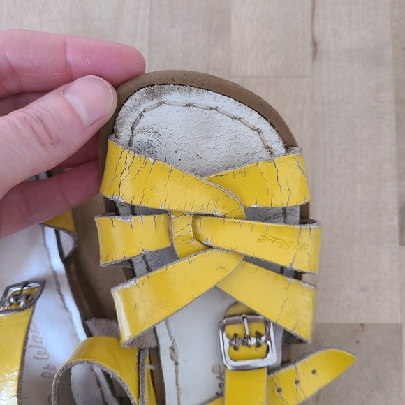Girls Salt Water Sandals The Original Shiny Yellow 11 - Picture 6 of 9
